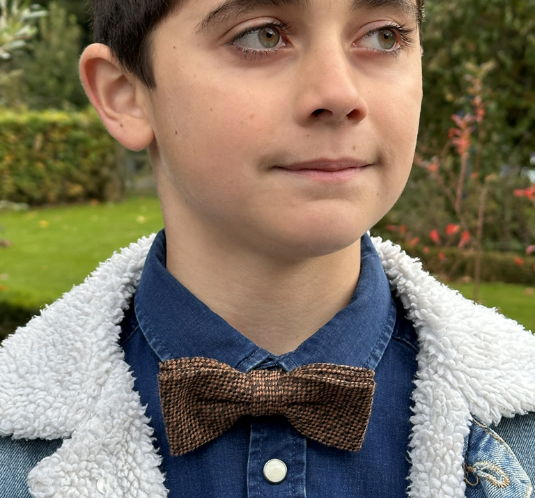 Bow ties knitted